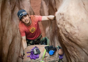 Biraz Oynayınca Taşlar, Acıtır Hatıralar