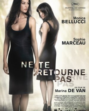 Ne Te Retourne Pas (2009)
