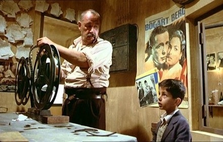 Nuovo Cinema Paradiso: Günlerin Getirdiğini Günler Götürür