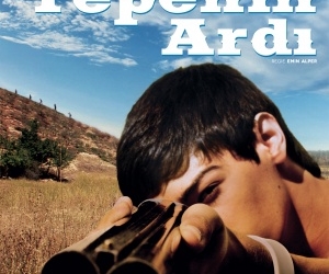 Tepenin Ardı (2012)