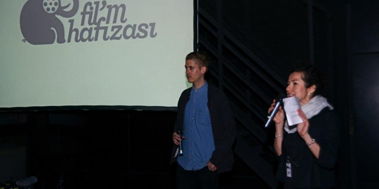 Bomonti sunar: Fil’m@9 / 02 Mayıs 2013