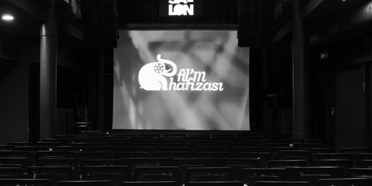 Teenage Blues hosted by İlkyaz Kocatepe & Aksel Bonfil