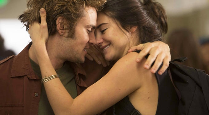 White Bird in a Blizzard’dan Yeni Bir Fragman