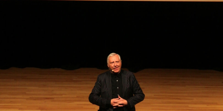 Peter Greenaway KOÇ Üniversitesi’nde Sinemaseverlerle Buluştu
