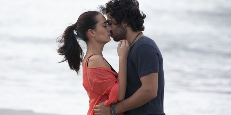 Mert Fırat ve Melisa Sözen’in Başrollerinde Yer Aldığı “Bir Varmış Bir Yokmuş”un İlk Tanıtım Videosu Yayınlandı