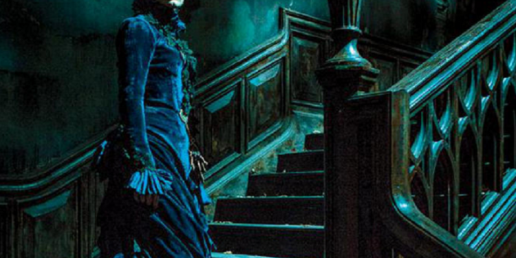 Guillermo Del Toro’nun Gotik “Crimson Peak” filmine İlk Bakış