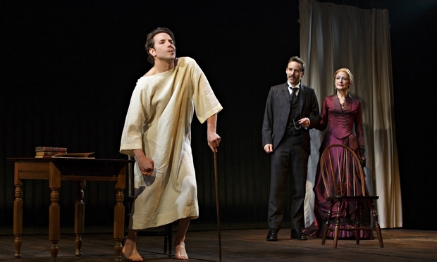 Bradley Cooper The Elephant Man ile Londra Sahnesinde