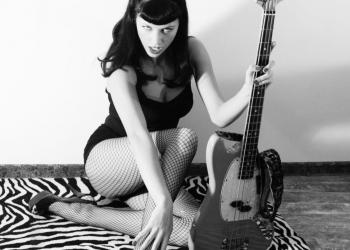 Messer Chups Roxy Sahnesinde!