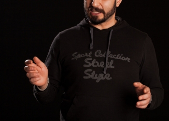 Onlar;  İpek Duben’den, Türkiye’nin “öteki”leri ve onların ötekileştirdiklerine dair çok kanallı bir video enstalasyonu