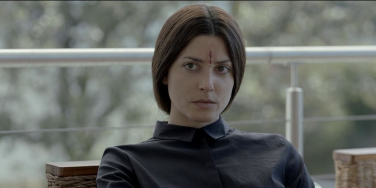 34. İstanbul Film Festivali İzlenimleri – SİHİRLİ KIZ: Göründüğü Gibi Olmayanlara Dair…