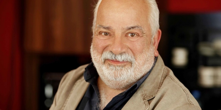 Işıklarda Uyu Zeki Alasya