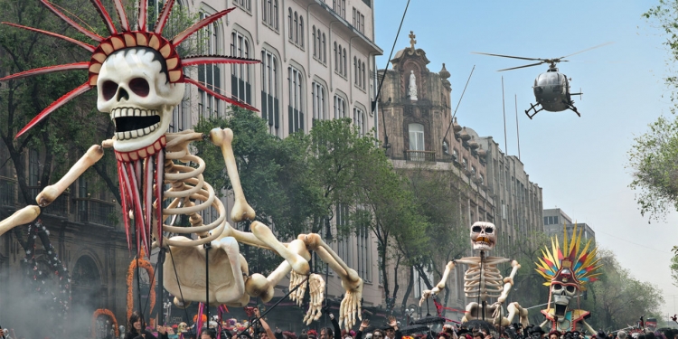 24. Bond Filmi SPECTRE’dan Meksika ve Kostüm Tasarımları Konulu Vlog