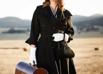 Kate Winslet Kasabaya Geri Dönüyor