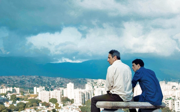 Filmekimi 2015 İzlenimleri – Chavez’in Sosyalist Venezuela’sından Hüzünlü Caracas’a: Desde allá