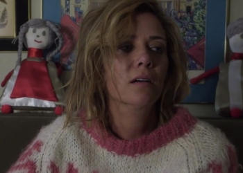 Kristen Wiig, “Crying in a Sweater” ile Düşük Bütçeli Bağımsız Filmleri Tiye Alıyor!
