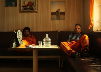 Deniz Üstü Köpürür: Sarmaşık