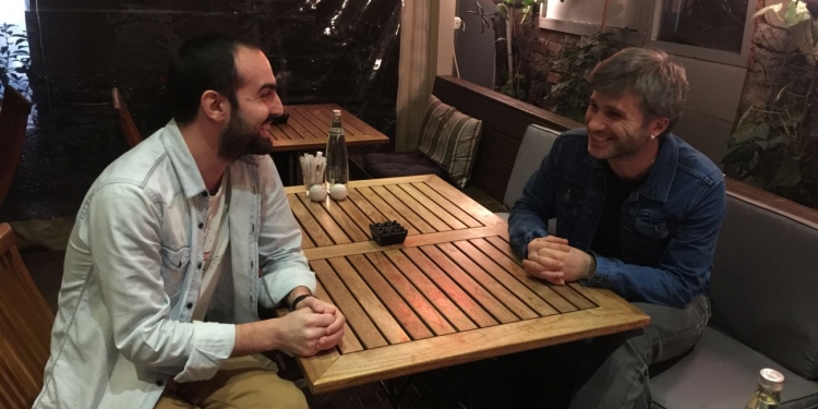 Güneş Duru ile Kaçıp Evden Uzaklara; Topluma, Sinemaya ve Müziğe Bakmak Aylak Aylak!