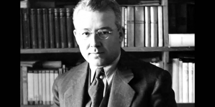 Kürk Mantolu Madonna İngilizce’de