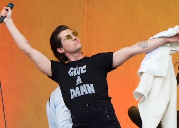 The Last Shadow Puppets’tan David Bowie Coverı