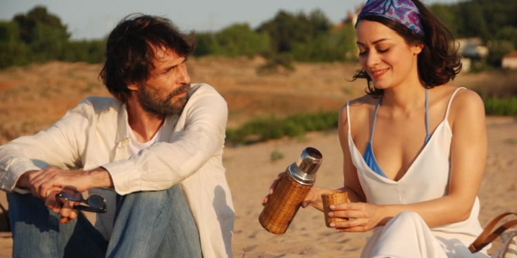 Rüzgârı Kendinden Menkul Bir Uçurtma: Fakat Müzeyyen Bu Derin Bir Tutku