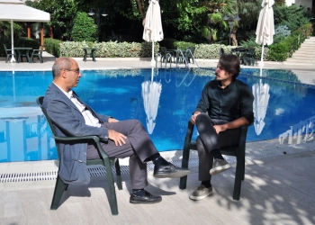 Sinematografisini Karnavala Çeviren Yönetmen: Derviş Zaim ile Söyleşi
