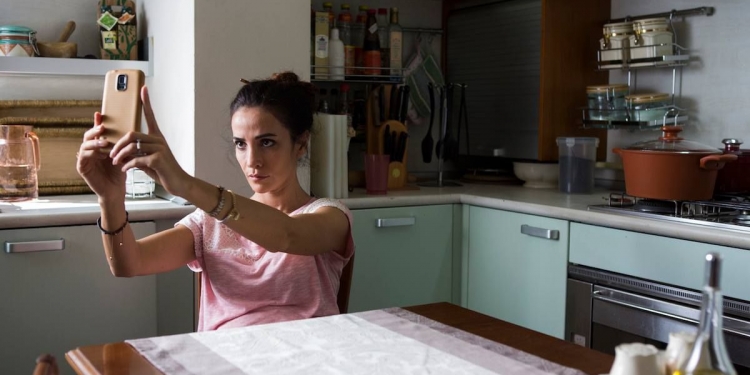 Fil’m Hafızası Yazarlarının ‘Rüzgârda Salınan Nilüfer’ İzlenimleri