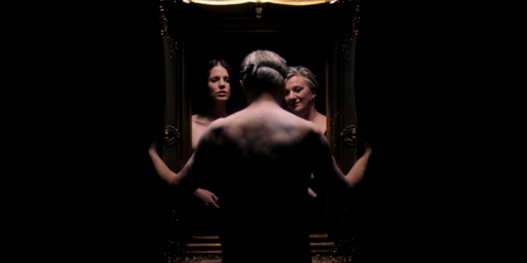 Exhibit, London Lift-Off Online Festivalinde!