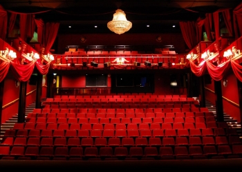 1 Milyon 773 Bin Kişi Tiyatroya Gitti