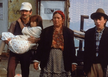 Kelimelere Anlam Katan Bizsek, Neden Kalıplara Sığınalım Ki?