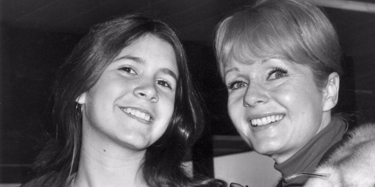 Carrie Fisher ve Debbie Reynolds Belgeselinden Fragman Geldi