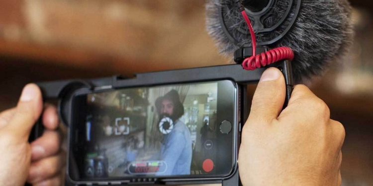 !f İstanbul’dan ‘Akıllı Telefonla Belgesel Yapmak’ Atölyesi!