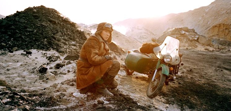 Uzun Soluklu Bir Ölümün Öyküsü (I): Khadak (2006)