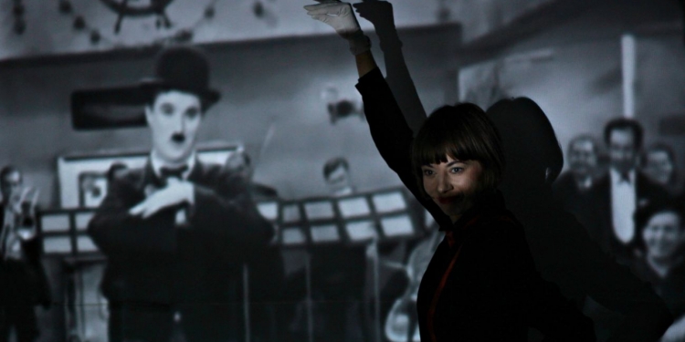 Sinema Pandomimle Canlanıyor: Hollymood