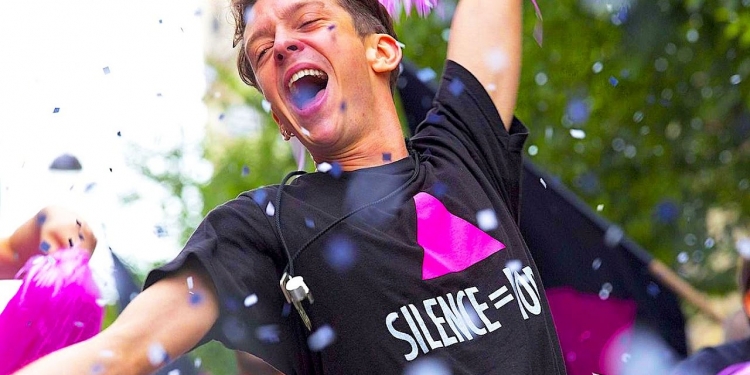 120 Battements Par Minute: Hayat Kısa ve Kuşlar Kesinlikle Ölü