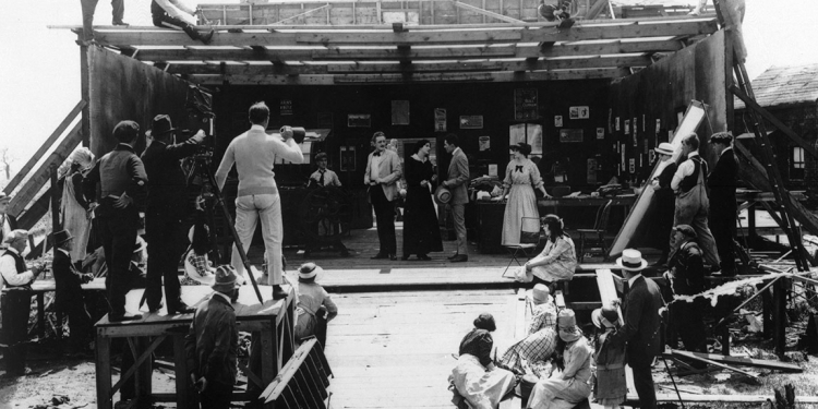 Sinemanın Temellerini Anlatan Kitap Yayımlandı