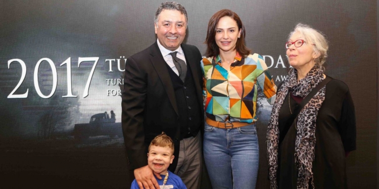 Ayla,  Down Sendromlu Çocukların Yanında