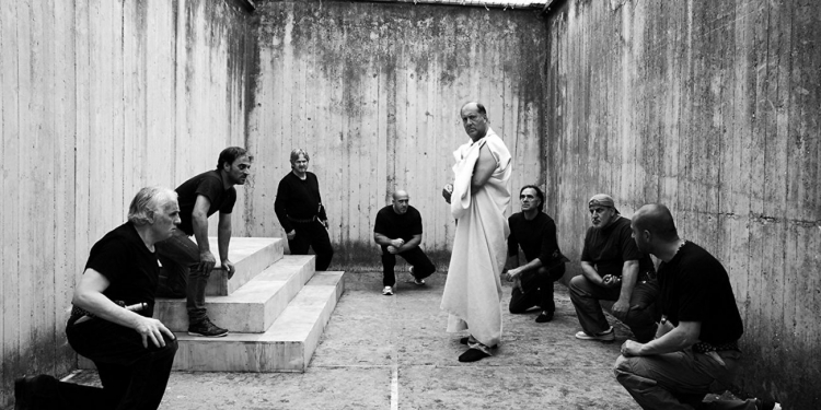 Bir Deneme Olarak Cesare Deve Morire