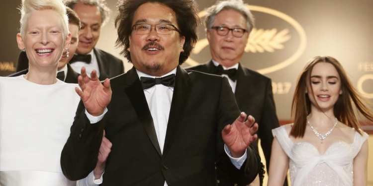 ”Okja” ile Hayal Gücüne Şahit Olduğumuz Güney Koreli Yönetmen Bong Joon-ho Yeni Filminin Çekimlerine Başladı