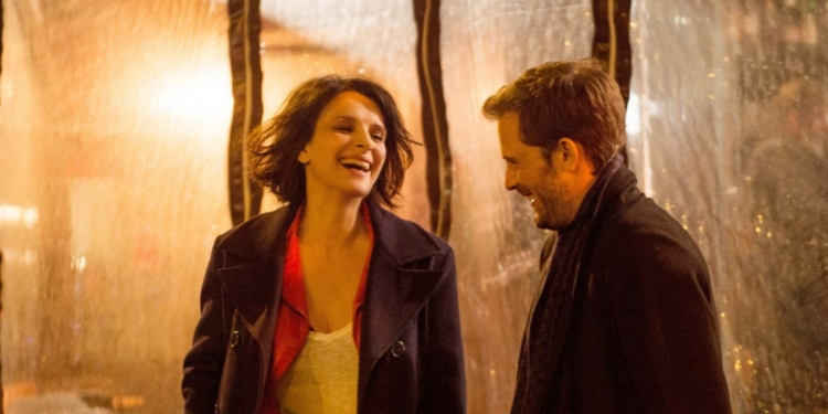 Kadın Dayanışmasına Bir Vurgu: “Bacağınızı Biraz Çeker Misiniz?”