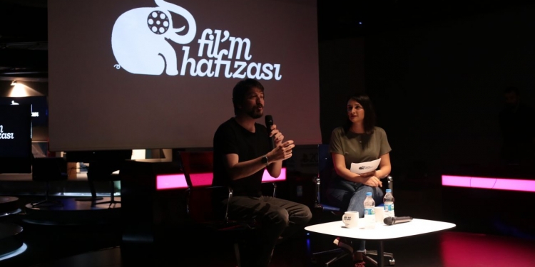 Keşfetmenin Keyfi hosted by Hakan Bıçakcı