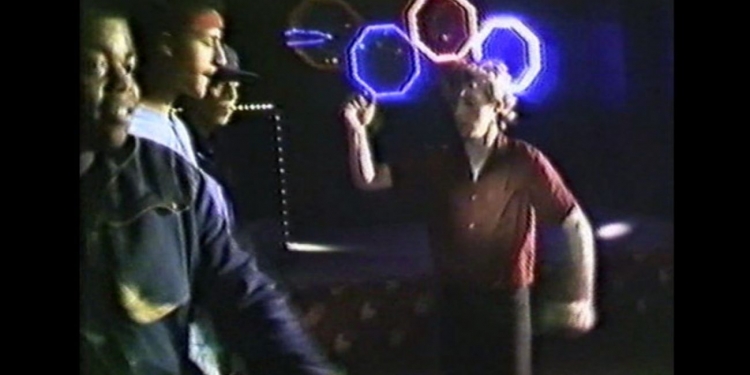 Pera Film’den Onur Haftası’na Özel Seçki: “Aldırış Etme”