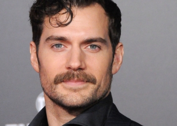 Yeni Sherlock Holmes Henry Cavıll Olacak