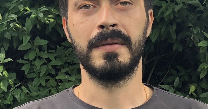 Perdede Yeni Soluklar: Tarık Aktaş ile Söyleşi