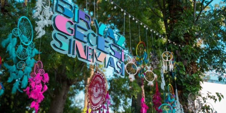 Bu Yaz “Bir Yaz Gecesi Sineması” ile Sinemanın Ritmini Yakaladık!