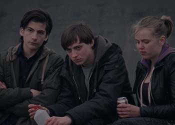 Bir Masumiyet Karinesi: Sparrows (2015)