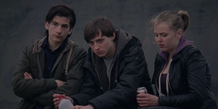 Bir Masumiyet Karinesi: Sparrows (2015)