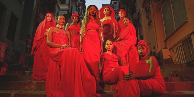 Amina Belgeseli, BluTv’de!