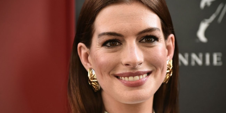 Anne Hathaway French Children Don’t Throw Food’un Başrolünde Yer Alacak