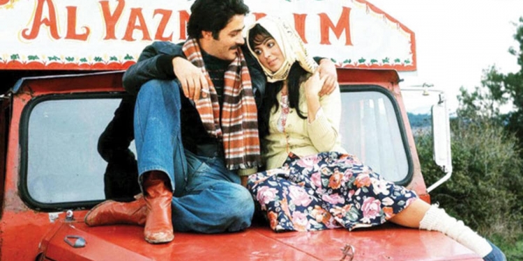 Aşkın Öteki Yüzü: Selvi Boylum Al Yazmalım (1977)