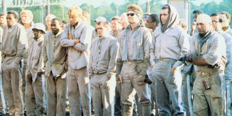 Parmaklıkların Ötesinde: Hapishane ve Mahkûm Temalı Filmler